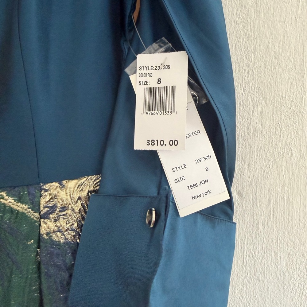 Teri Jon Teal and Gold Women's size 8 dress! Very elegant!!